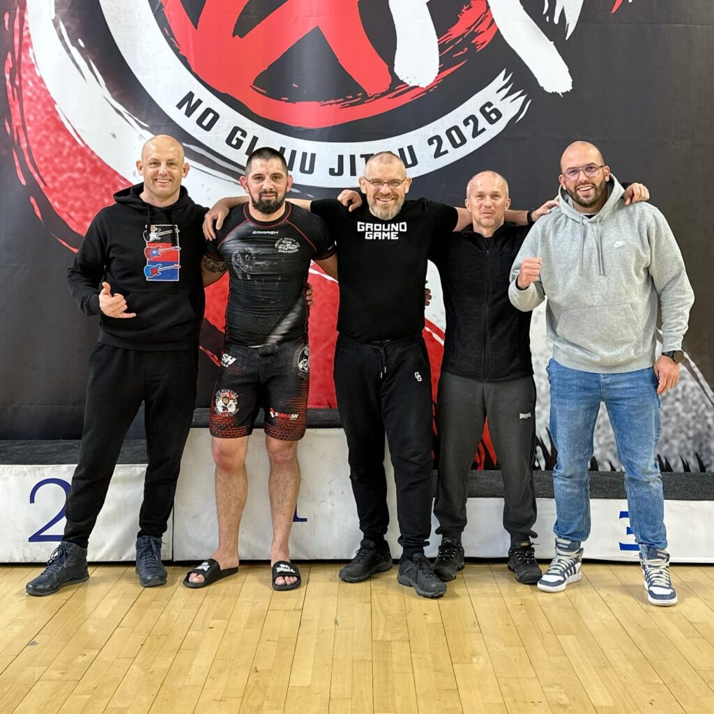 Walka o pozycję podczas meczu No-Gi Jiu-Jitsu z udziałem zawodnika SERPENTES Słupsk na hali UAM w Poznaniu.