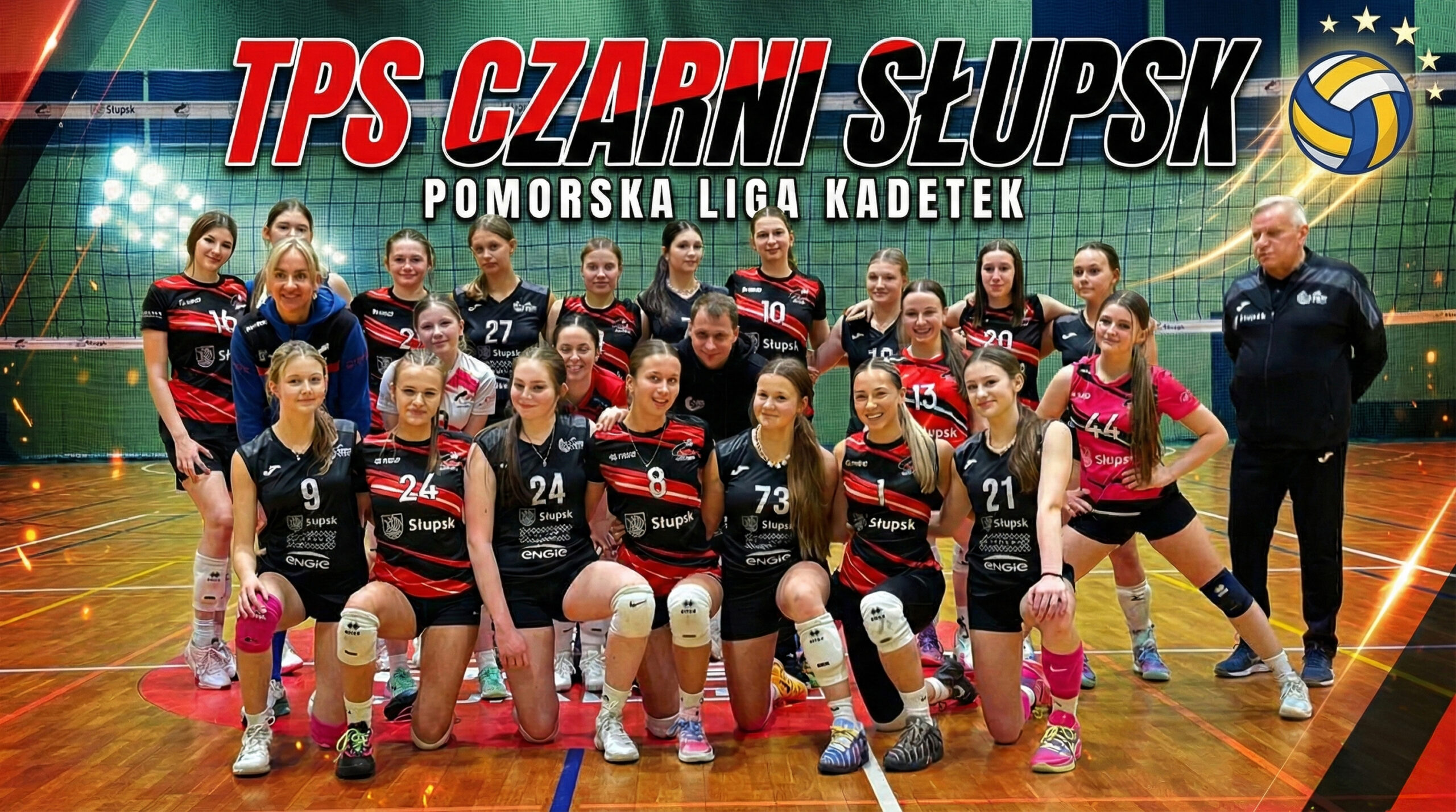 Zespół siatkarek TPS Czarni Słupsk (kadetki) po meczu derbowym na hali przy ulicy Banacha.