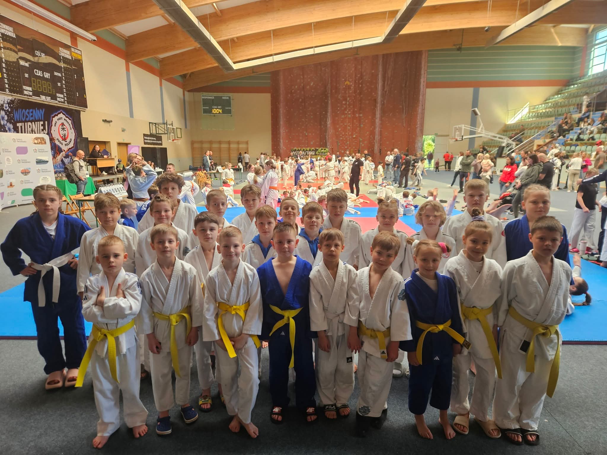 Reprezentacja TS Judo Gryf Słupsk świętuje zdobycie 18 medali