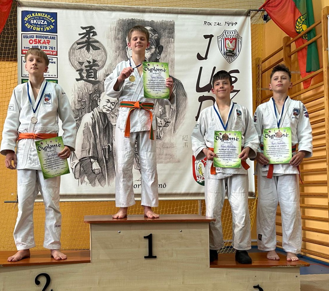 Michał Milewski z TS Judo Gryf Słupsk wygrywa rywalizację do 46 kg
